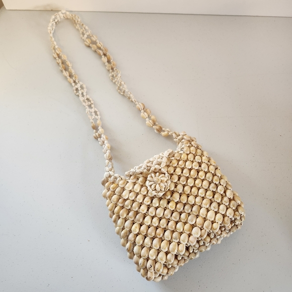 Vintage Cowrie Shell Seashell Crossbody Bag Purse Crossbody Boho 1970s 70s Beach - Picture 1 of 9